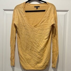American Eagle Outfitters Light Yellow V-Neck Sweater